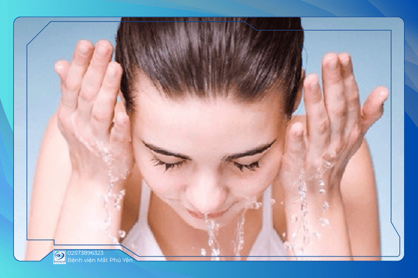 HƯỚNG DẪN VỆ SINH MẮT TẠI NHÀ